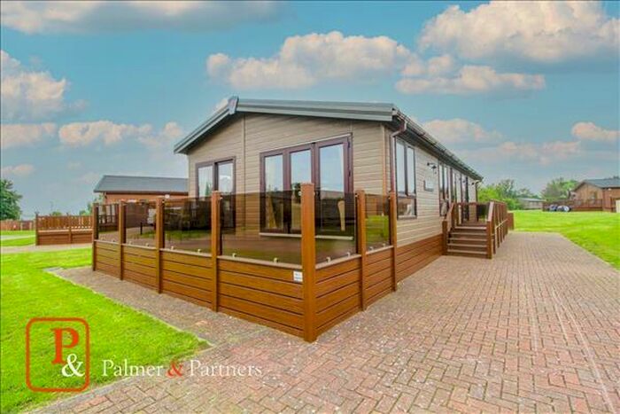 2 Bedroom Property For Sale In Seaview Avenue, West Mersea, Colchester, Essex, CO5