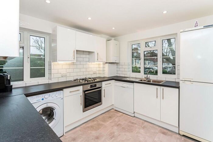 2 Bedroom Flat To Rent In Highfields, Sutton Common Road, Sutton, SM1