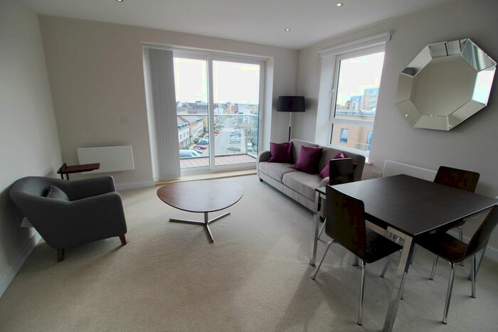 2 Bedroom Flat To Rent In Harlequin House, Reading, RG2