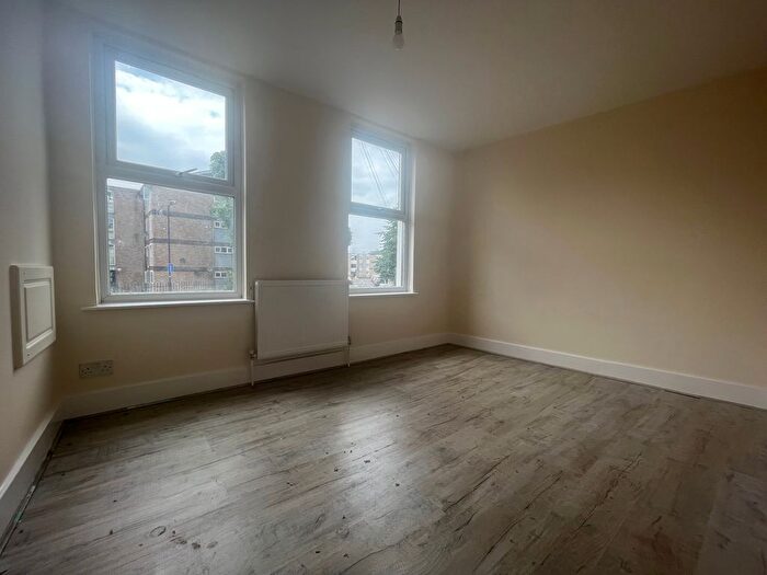 2 Bedroom Flat To Rent In South Birkbeck Road, Leytonstone, E11
