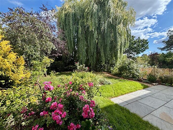 4 Bedroom Semi-Detached House To Rent In Cleevelands Avenue, Cheltenham, GL50