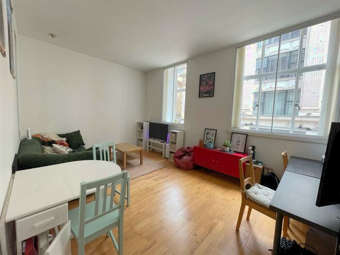 1 Bedroom Flat To Rent In Sunhouse, Bennetts Hill, B2