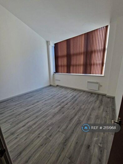 1 Bedroom Flat To Rent In Drake Street, Rochdale, OL16