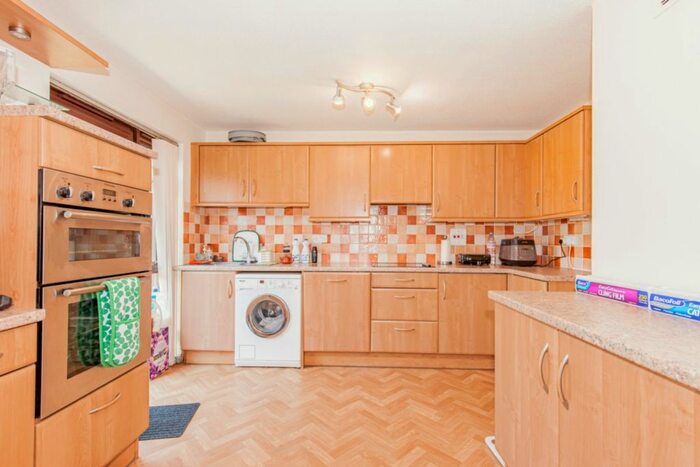 3 Bedroom End Of Terrace House To Rent In Flatford Place, Kidlington, OX5