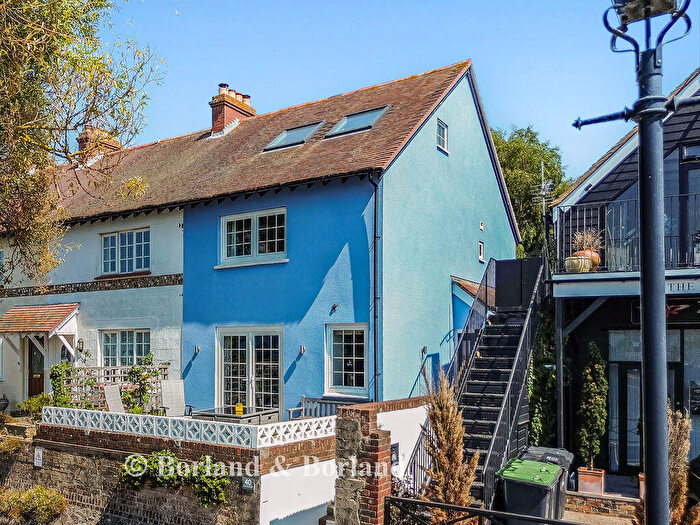 3 Bedroom Character Property For Sale In Bridgefoot Path, Emsworth, PO10