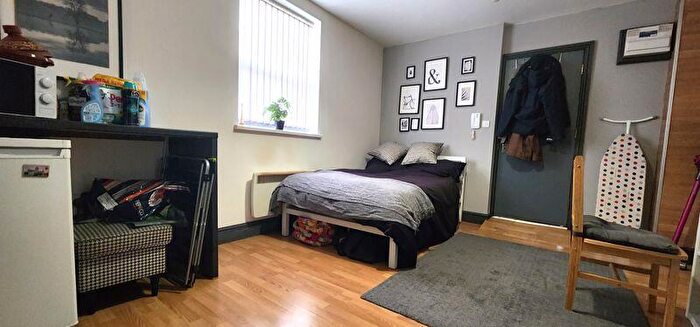 Studio To Rent In High Road, Wood Green, N22