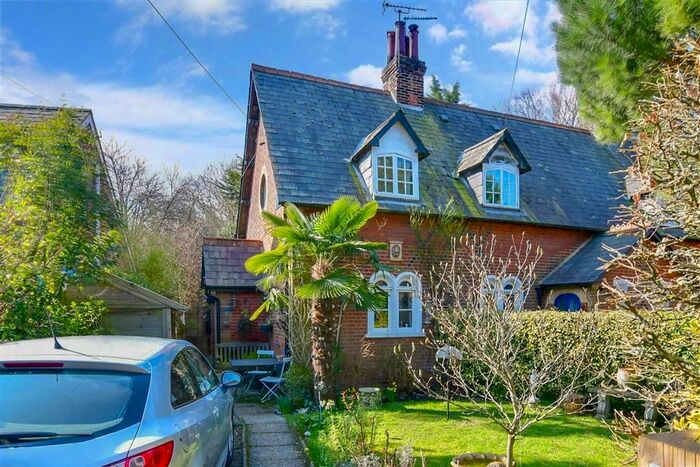 2 Bedroom End Of Terrace House For Sale In The Grove, Pluckley, Ashford, Kent, TN27