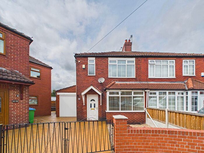 3 Bedroom Semi-Detached House For Sale In Collinge Avenue, Middleton, Manchester, M24