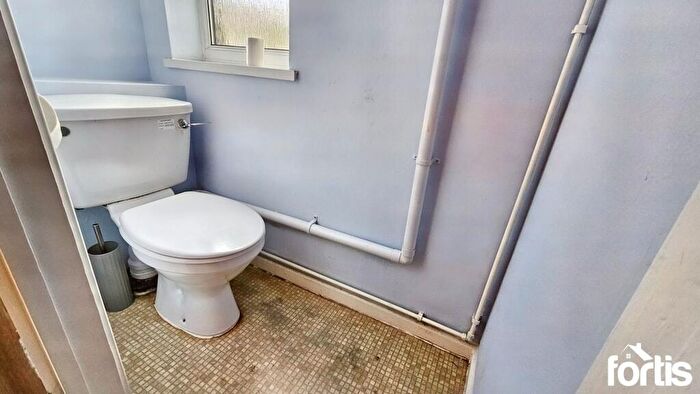 2 Bedroom Apartment For Sale In St. Fagans Rise, Cardiff, CF5