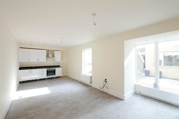 1 Bedroom Apartment To Rent In South St, Romford, RM1