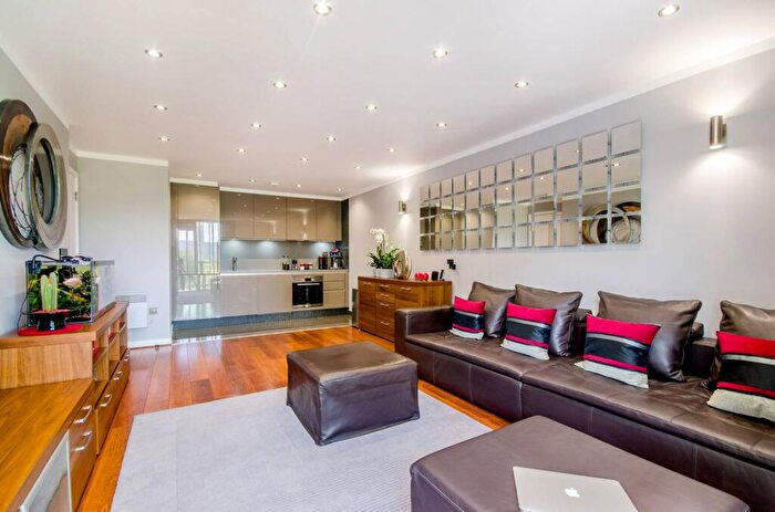 1 Bedroom Flat For Sale In New River Village, Crouch End, London, N8