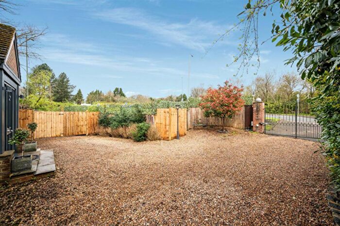 4 Bedroom Detached House For Sale In Chipstead Lane, Tadworth, KT20