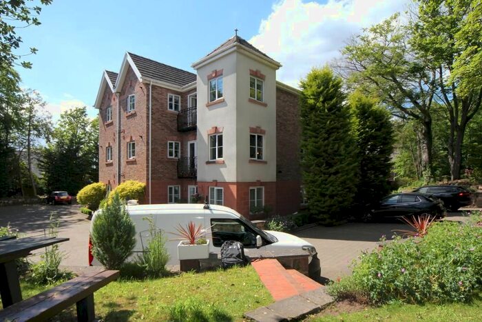 2 Bedroom Flat To Rent In Baddow Croft, Woolton, Liverpool, L25