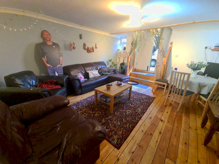 4 Bedroom Flat To Rent In St. Johns Avenue, Leeds, LS6