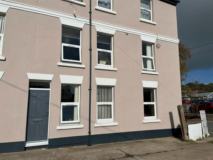 2 Bedroom Property To Rent In St. Michaels Lane, Bridport, DT6