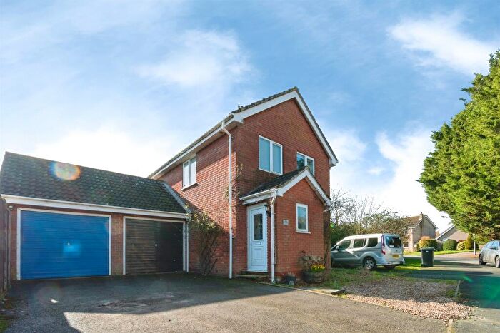 3 Bedroom Detached House For Sale In Pilgrims Way, Harleston, IP20