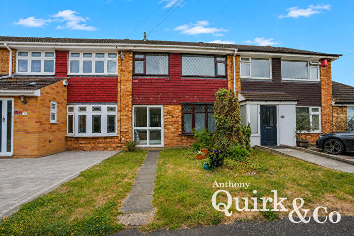 3 Bedroom Terraced House For Sale In Hawkinge Way, Hornchurch, RM12