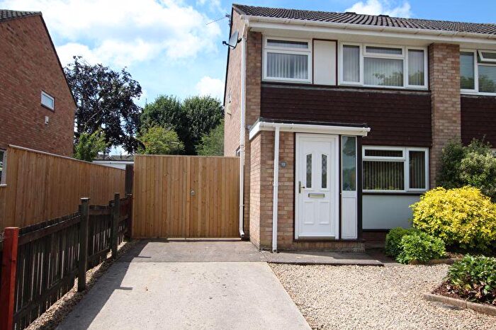 3 Bedroom Semi-Detached House To Rent In Sheridan Way, Bristol, BS30