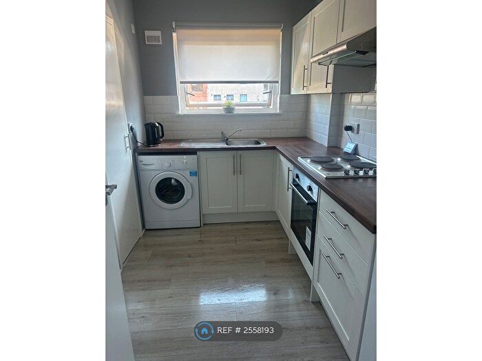 2 Bedroom Flat To Rent In Carmunnock Road, Glasgow, G45