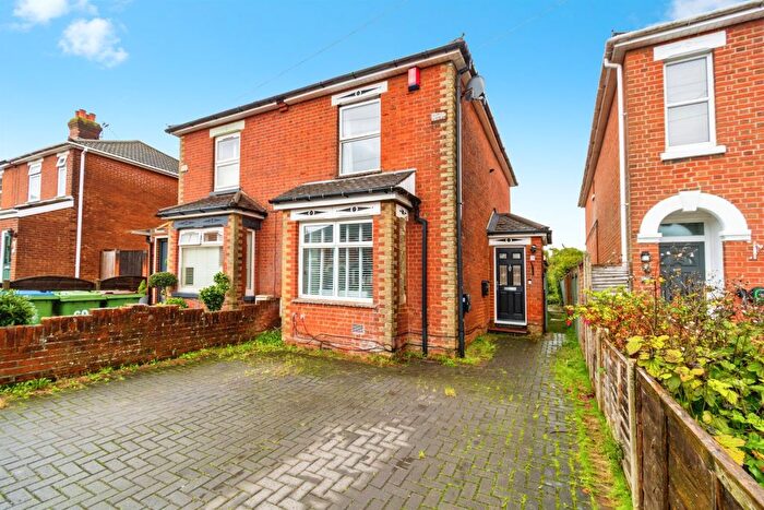 3 Bedroom Semi Detached House For Sale In Chatsworth Road, Southampton, SO19