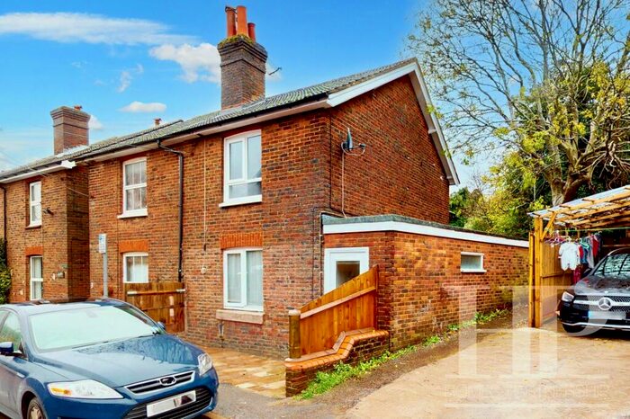 2 Bedroom Apartment To Rent In St. Johns Road, Crawley, RH11