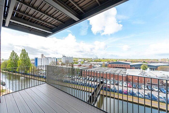 3 Bedroom Flat To Rent In Grand Union, Alperton, Wembley, HA0