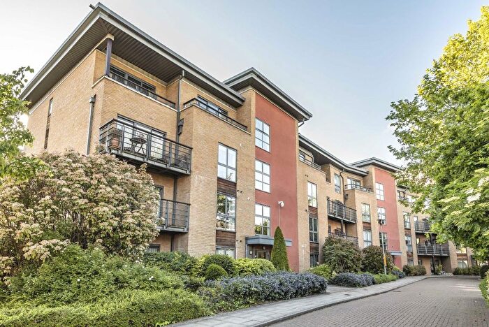 2 Bedroom Flat To Rent In Goldhawk Road, Hammersmith, W6