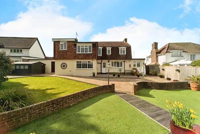 4 Bedroom Detached House For Sale In Eastbourne Road, Willingdon, BN20