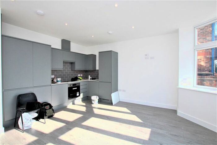 1 Bedroom Flat To Rent In Queens Road, Hendon, NW4