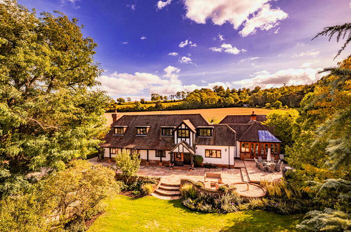 5 Bedroom Detached House For Sale In Long Meadow, Lower Basildon, RG8