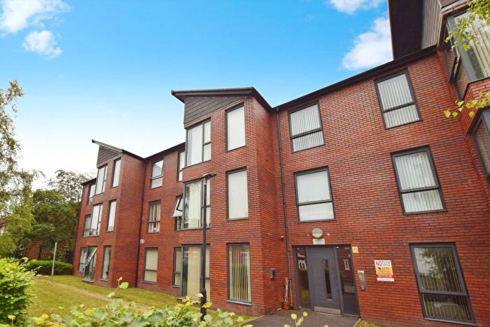 2 Bedroom Flat To Rent In Medlock Place, Droylsden, Manchester, M43
