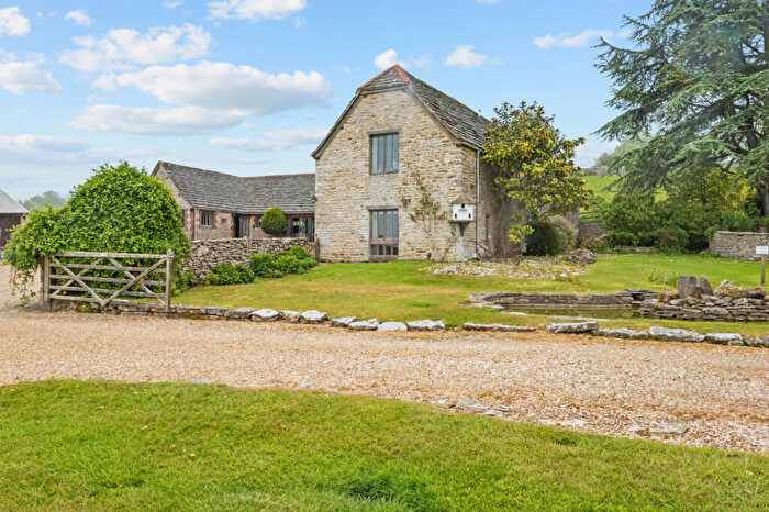9 Bedroom Link Detached House For Sale In Corfe Castle, Dorset, BH20 - Photo 2
