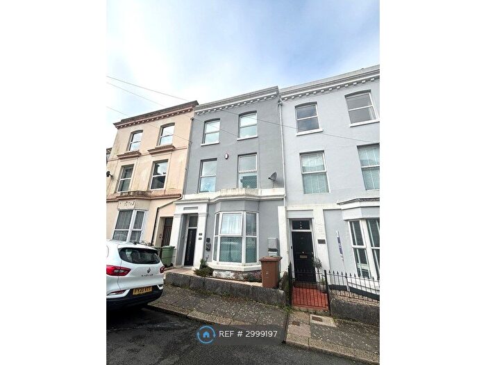 3 Bedroom Flat To Rent In St. James Place West, Plymouth, PL1