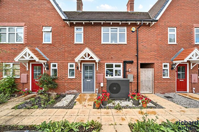 3 Bedroom Terraced House For Sale In Scott Close, Swindon, SN25