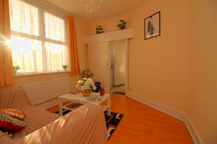 2 Bedroom Flat To Rent In Lansdown Road, London, E7