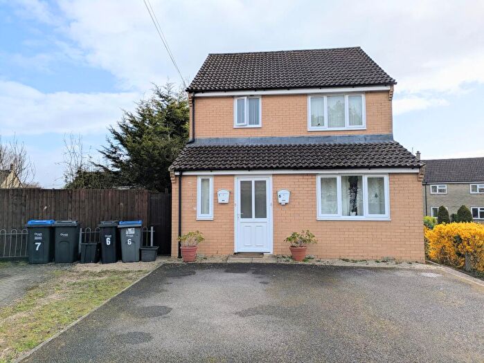 2 Bedroom Apartment To Rent In Gascelyn Place, Chippenham, SN14