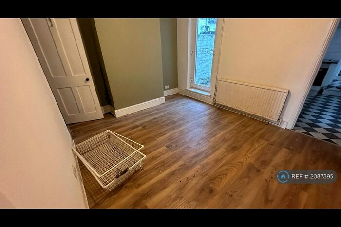 3 Bedroom Terraced House To Rent In Upper Luton Road, Chatham, ME5