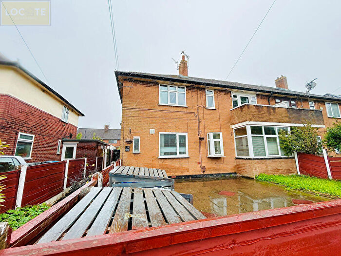 2 Bedroom Maisonette For Sale In Washbrook Drive, Stretford, M32