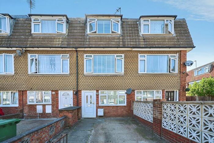 3 Bedroom Terraced House For Sale In Croombs Road, London, E16