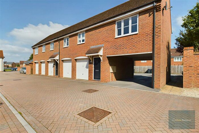 2 Bedroom Coach House For Sale In Greenfinch Close, Melksham, SN12