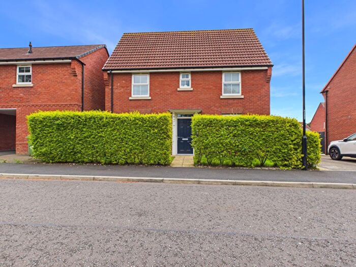 3 Bedroom Detached House For Sale In Wettonmill Close, Washington, NE38