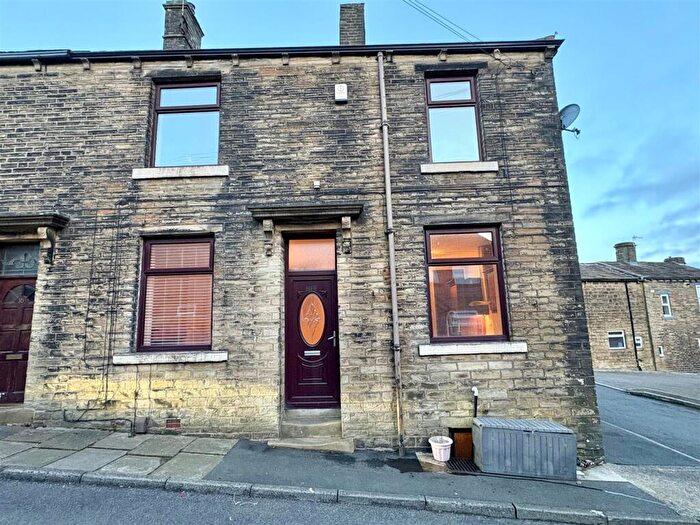 2 Bedroom End Of Terrace House For Sale In South Street, Denholme, BD13