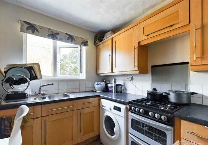 1 Bedroom Flat For Sale In Jardine Court, Jessop Road, Stevenage, SG1