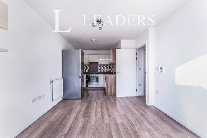 2 Bedroom Apartment To Rent In Royal Court, CR0