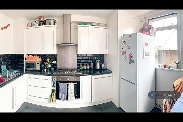 5 Bedroom Maisonette To Rent In Victoria Park Square, London, E2