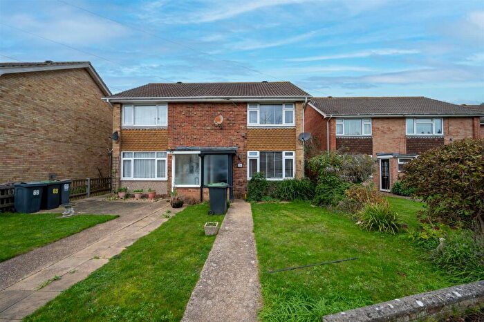 2 Bedroom House To Rent In Elm Grove, Hayling Island, PO11