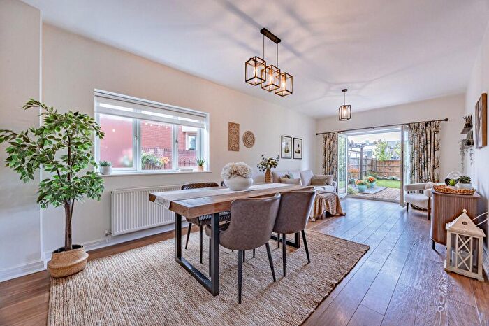 4 Bedroom Detached House For Sale In Maple Road, Bramhall, SK7