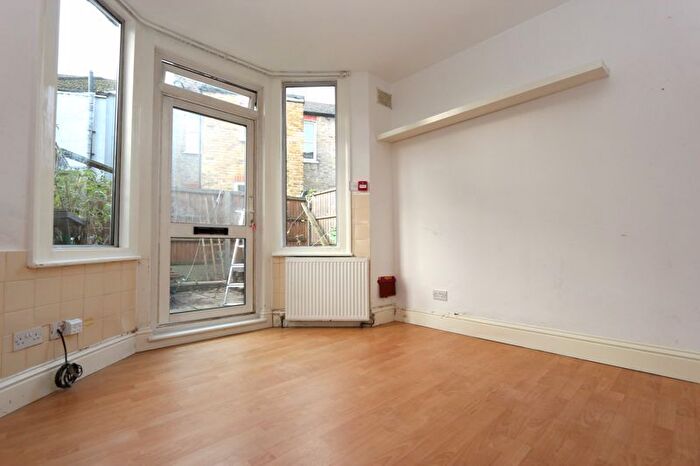 Property To Rent In Arnold Road, London, N15