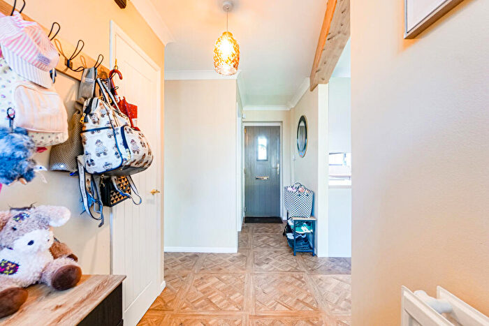 4 Bedroom Detached House For Sale In Green Lane, Leigh-on-sea, SS9