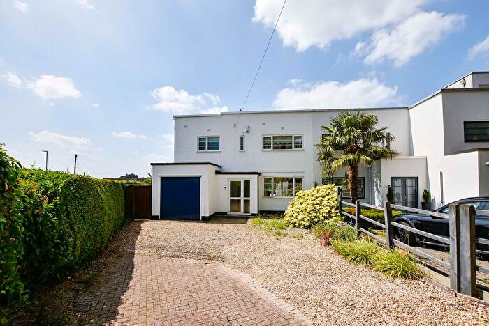 3 Bedroom Semi-Detached House For Sale In Oadby Court, Oadby, Leicester, LE2